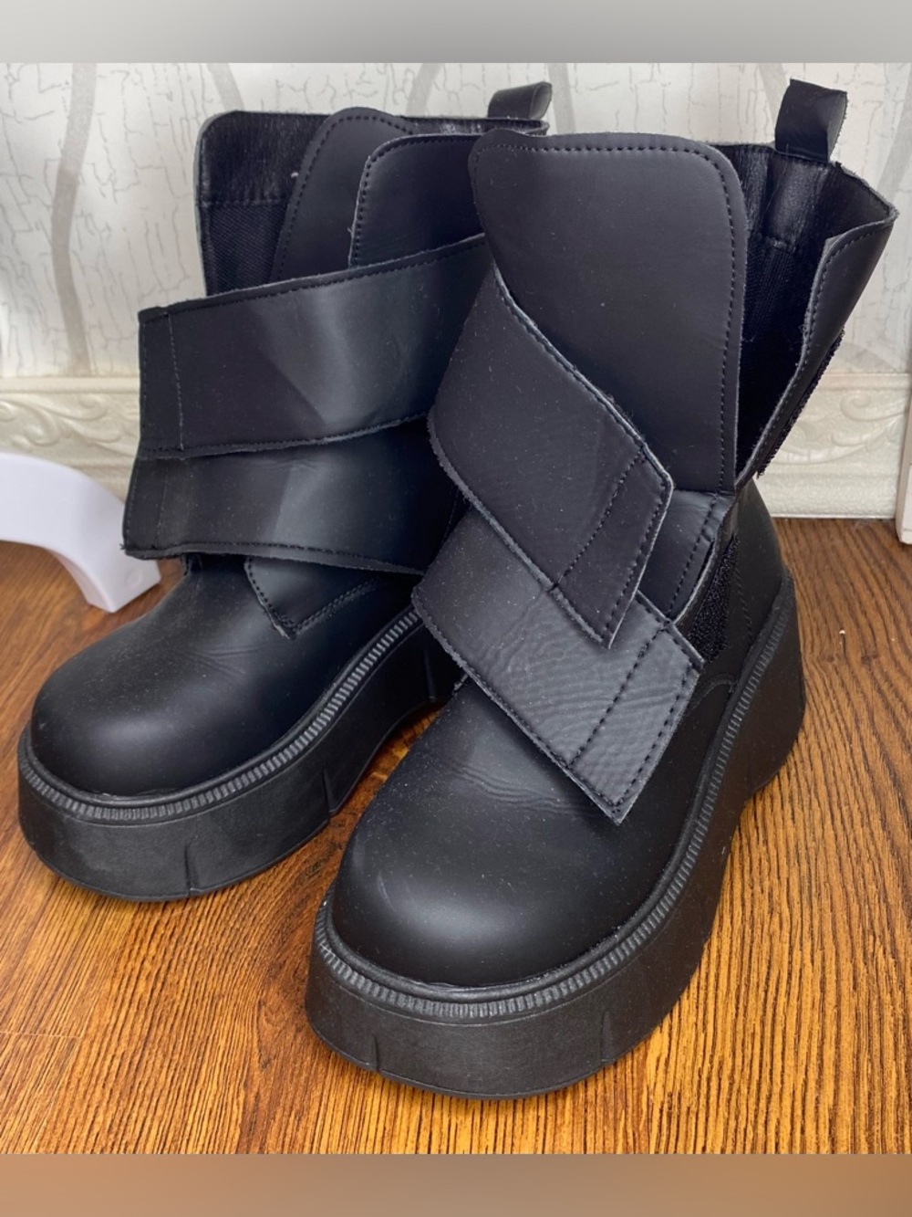 🌷 Chunky Black Platform Velcro Ankle Boots 🌷 - Picture 9 of 11